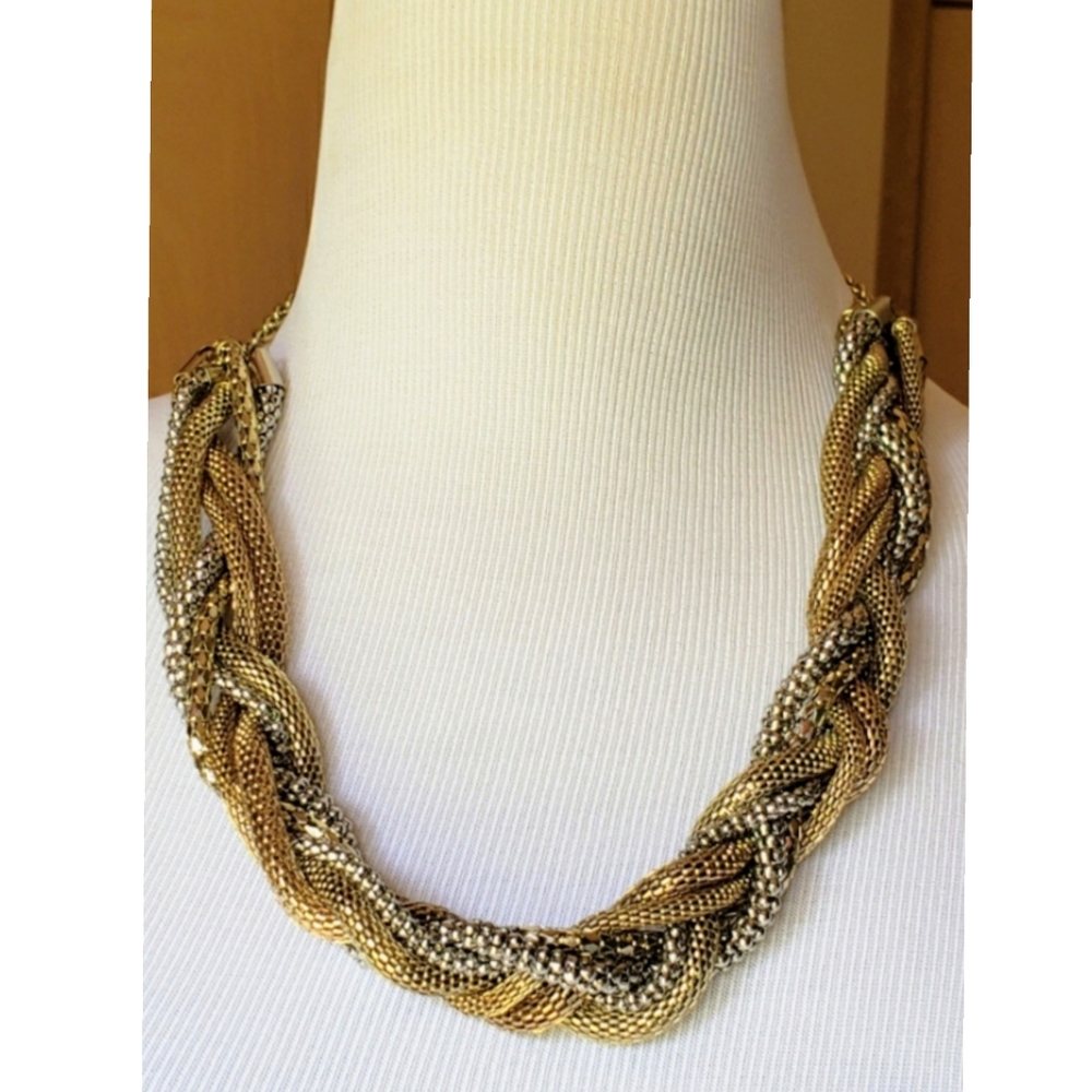 NECKLACE--Women's Silver/Gold Twisted Chain